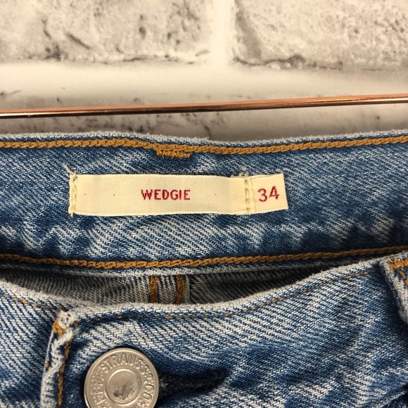 Levi's Premium Wedgie Icon Fit Authentically Yours Distressed Button Fly Sz. 34 - Picture 7 of 11